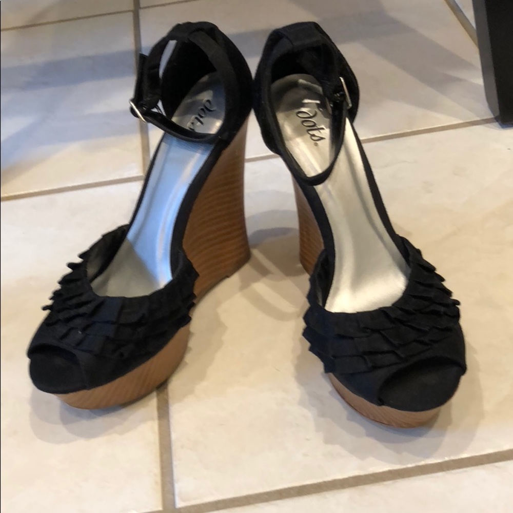 Cute ruffle peep toes wedge